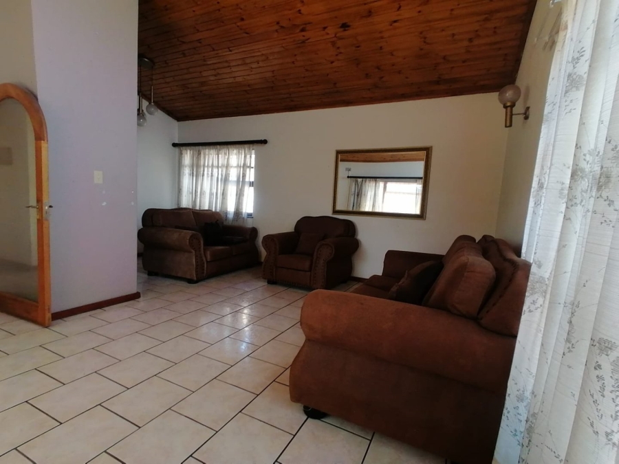 6 Bedroom Property for Sale in Eikendal Western Cape